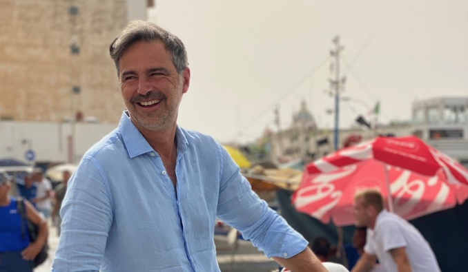 Beppe Convertini Azzurro Storie di Mare